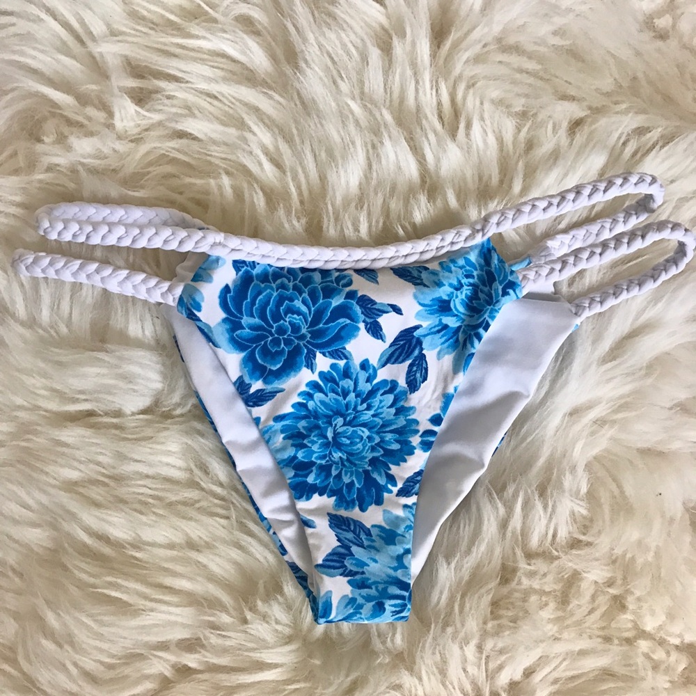 BRAND NEW Frankie's bikinis bottom in Blue Dahlia
