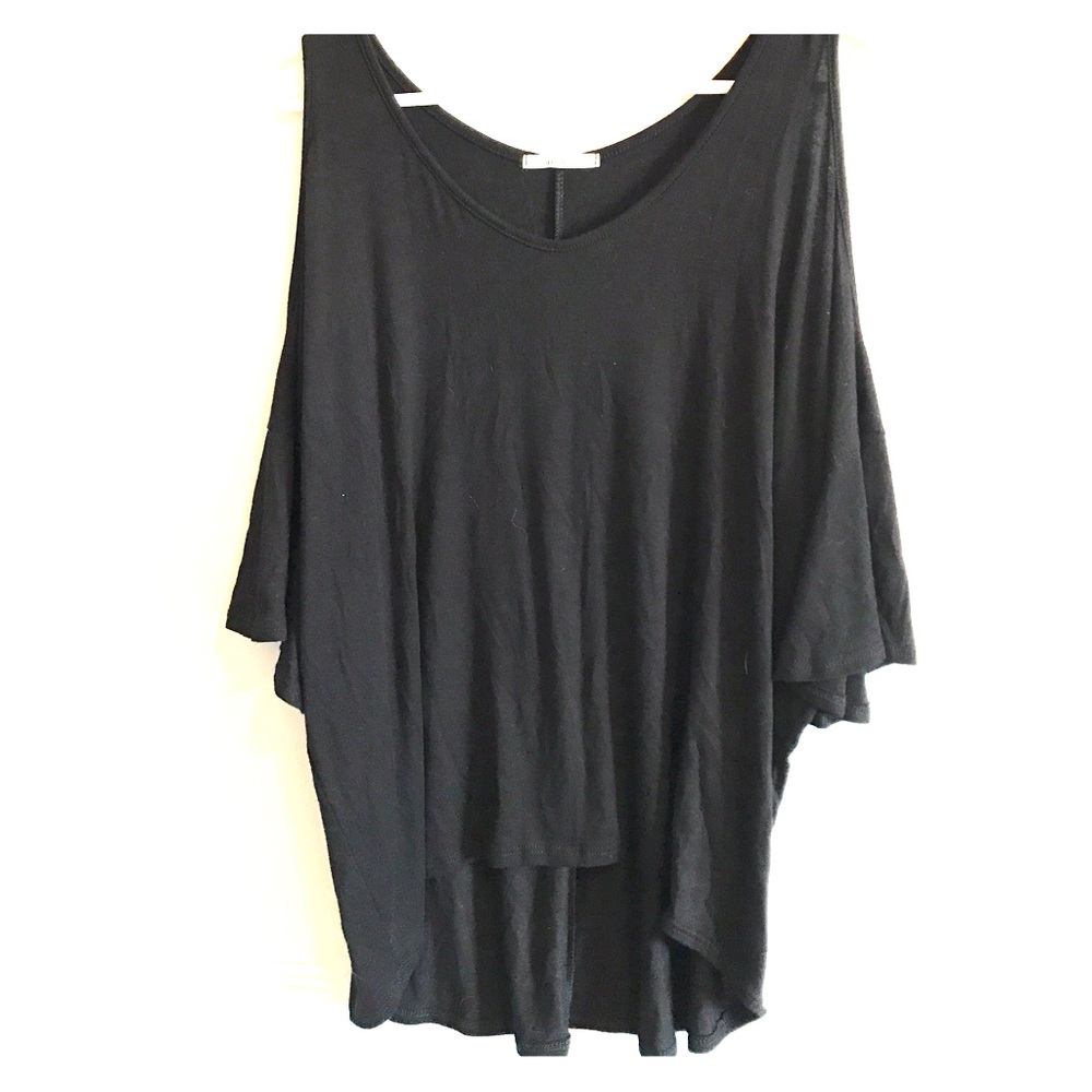 Acemi Cold Shoulder Top