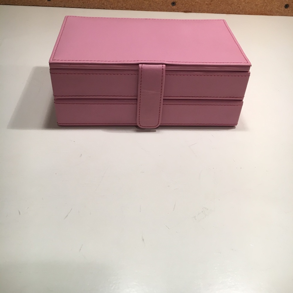 Portable faux leather jewelry box with mirror