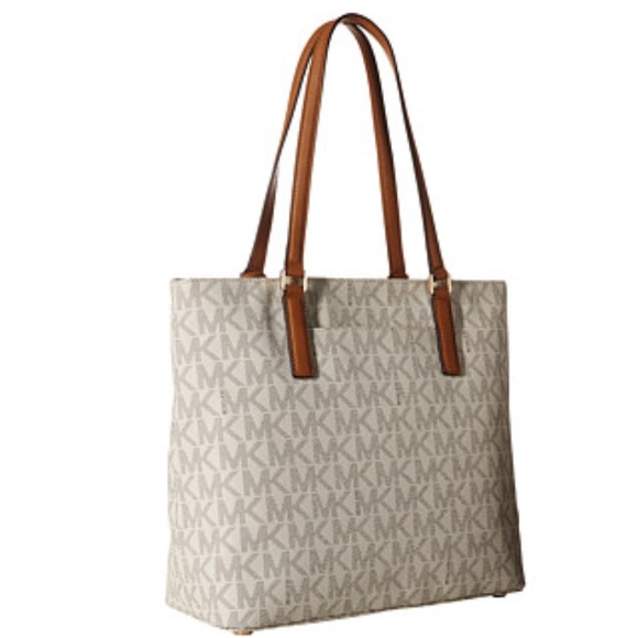 Michael Kors Morgan Color Vanilla Medium Tote 👜 - Picture 2 of 5