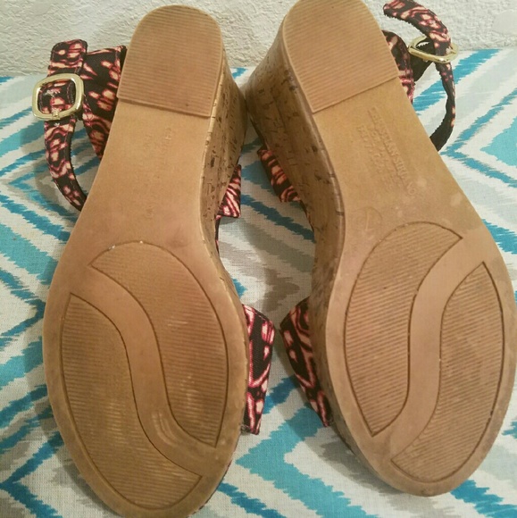 Pretty Pink & Black Wedges - Picture 3 of 4