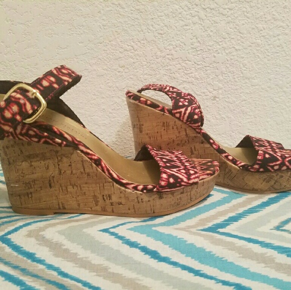 Pretty Pink & Black Wedges - Picture 4 of 4