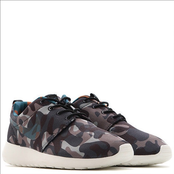 1 LEFT!🔥Roshe one print🔥 - Picture 2 of 4