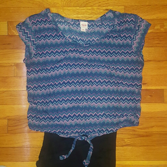 Zig zag Print Multi Color Top - Picture 2 of 3