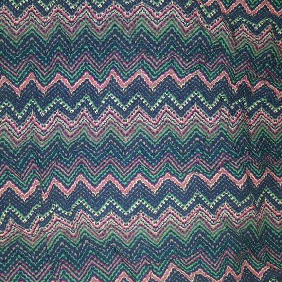 Zig zag Print Multi Color Top - Picture 3 of 3