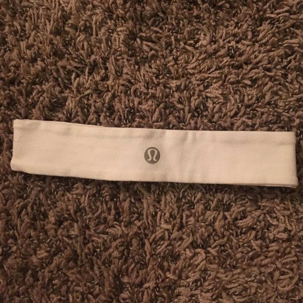 White lululemon headband