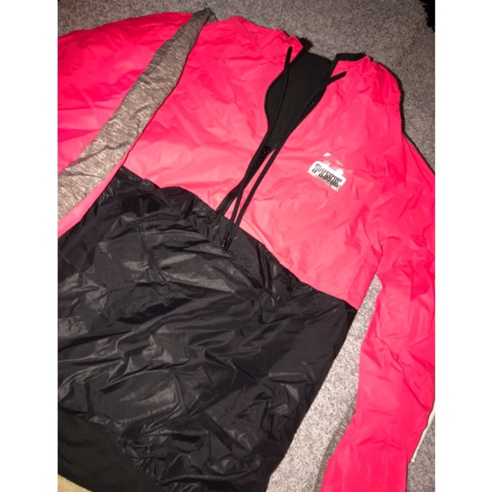 Victoria's Secret PINK wind breaker. ( worn once )