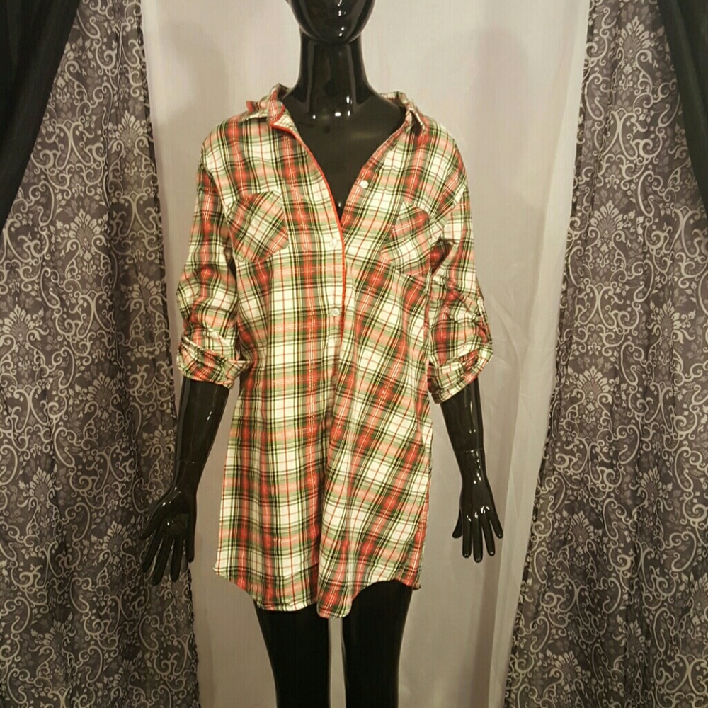 SOLD ON OTHER VENUE💕Victoria Secret night shirt💕