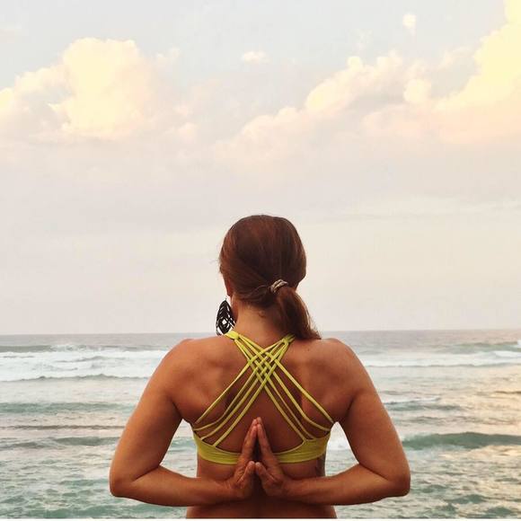 Meet your Posher, Danielle - Picture 2 of 2