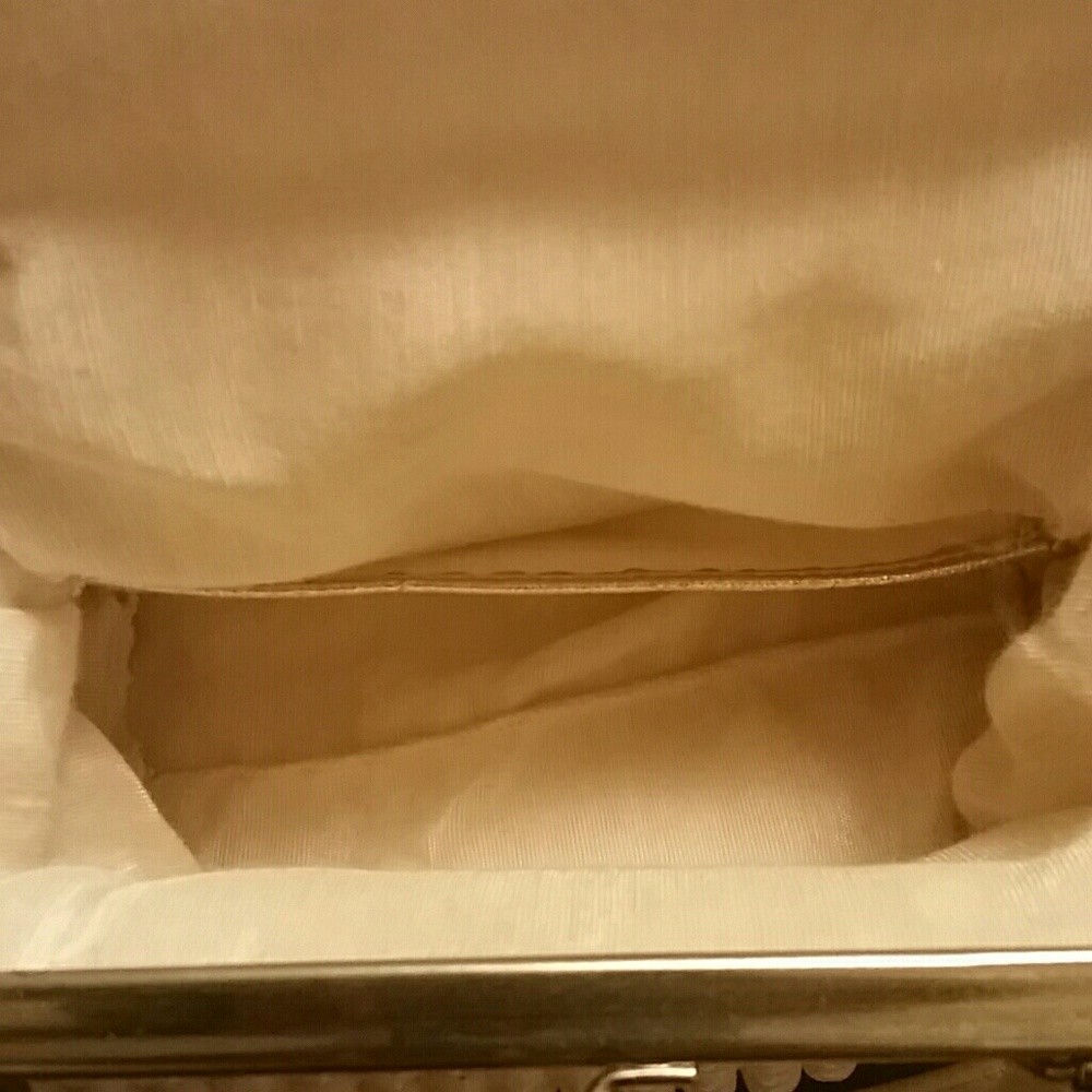 Purse - Picture 3 of 4