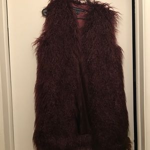 Oh la la! French Connection Faux Fur Vest