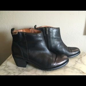 Pikolinos Black Short Boot