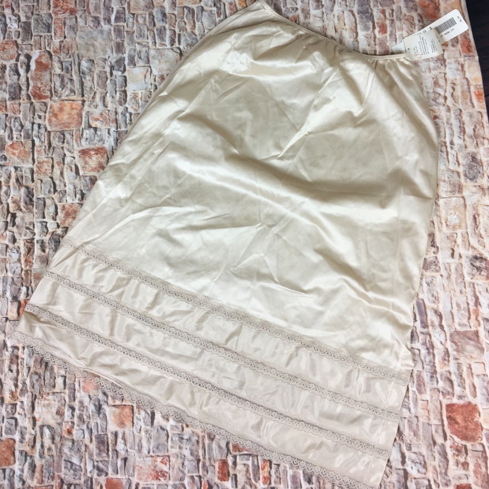 Vintage Sears Antron III Slip Medium