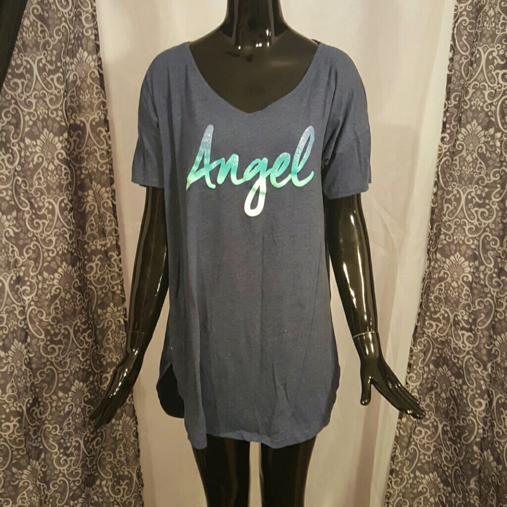 SOLD ON OTHER VENUE💕Victoria Secret night shirt💕