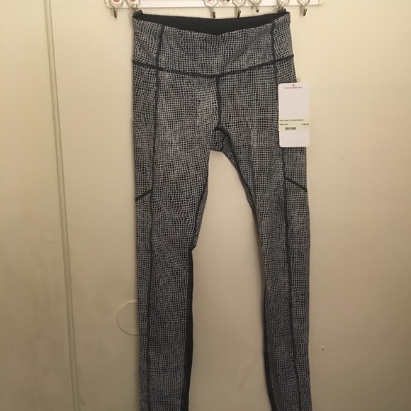 SOLD!! Lulu lemon speed tight IV - Picture 1 of 6