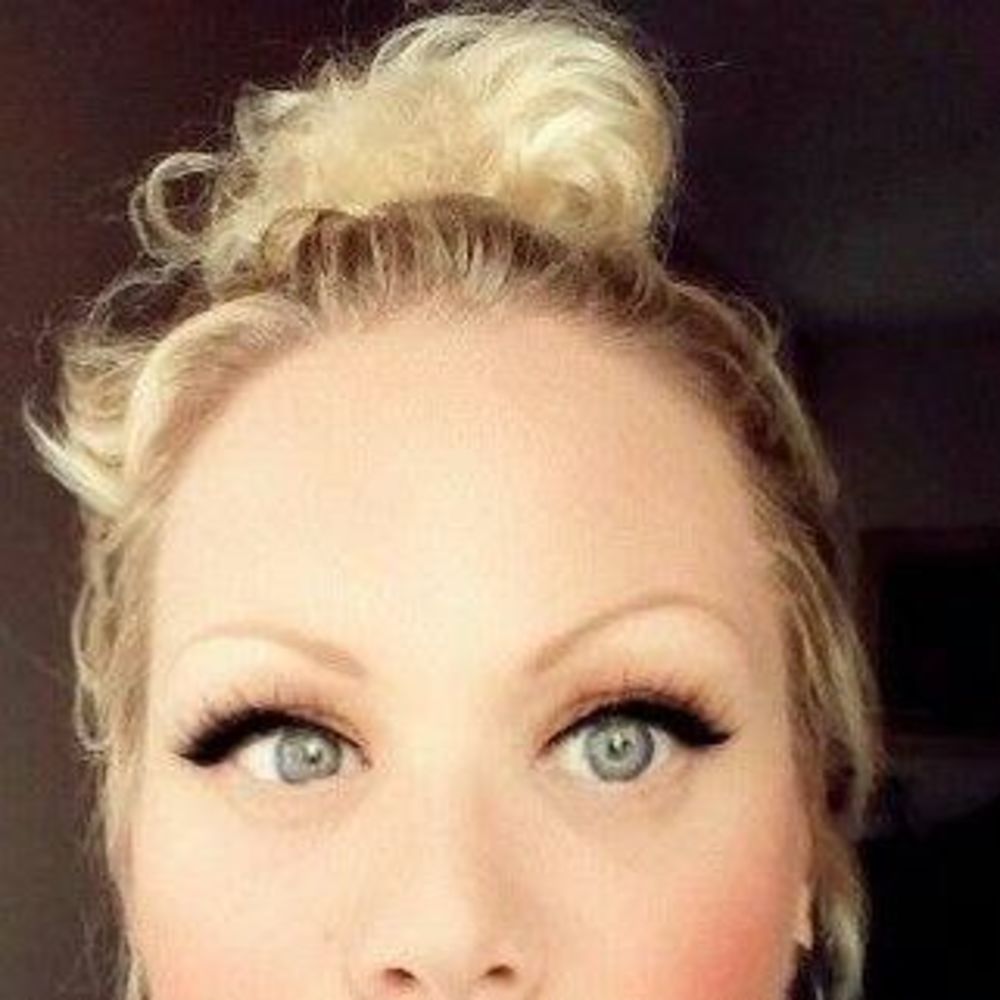 Meet your Posher, Holly