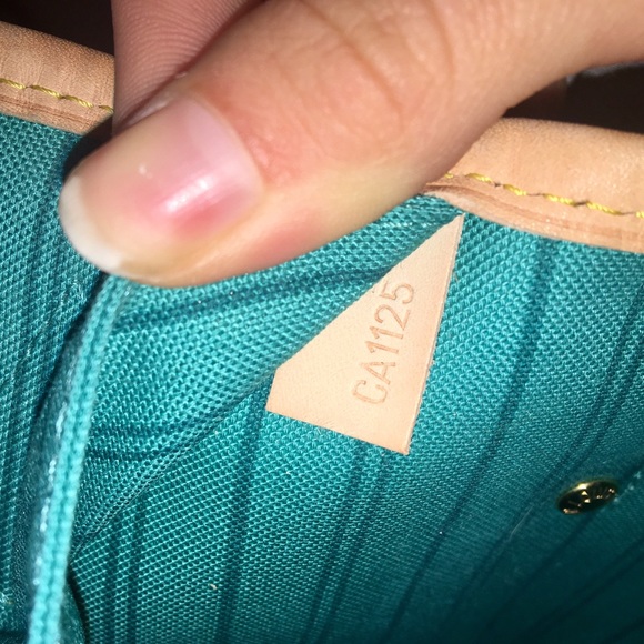 Limited Edition Louis Vuitton Turquoise Neverfull - Picture 5 of 8