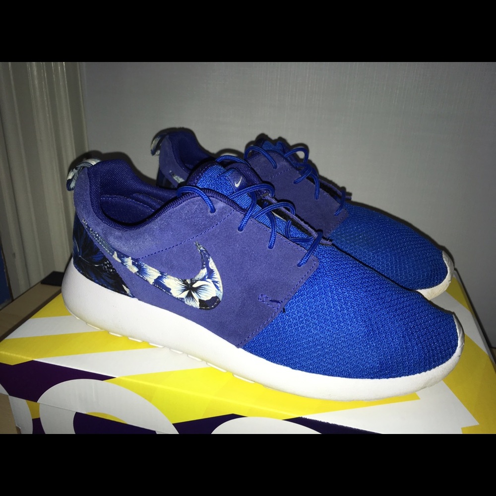 Custom Floral Nike Roshe Runs - Picture 1 of 4