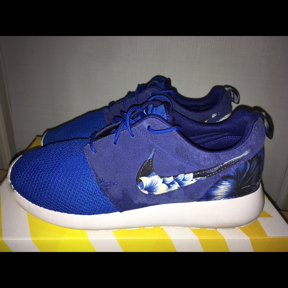 Custom Floral Nike Roshe Runs - Picture 2 of 4
