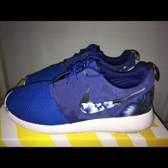 Custom Floral Nike Roshe Runs - Picture 2 of 4