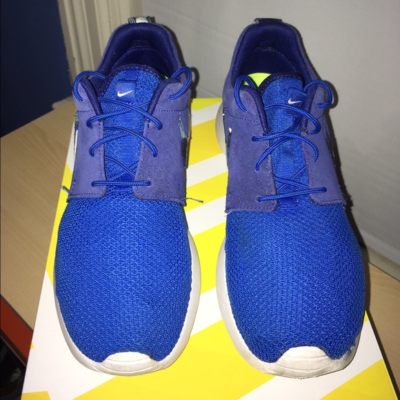 Custom Floral Nike Roshe Runs - Picture 3 of 4