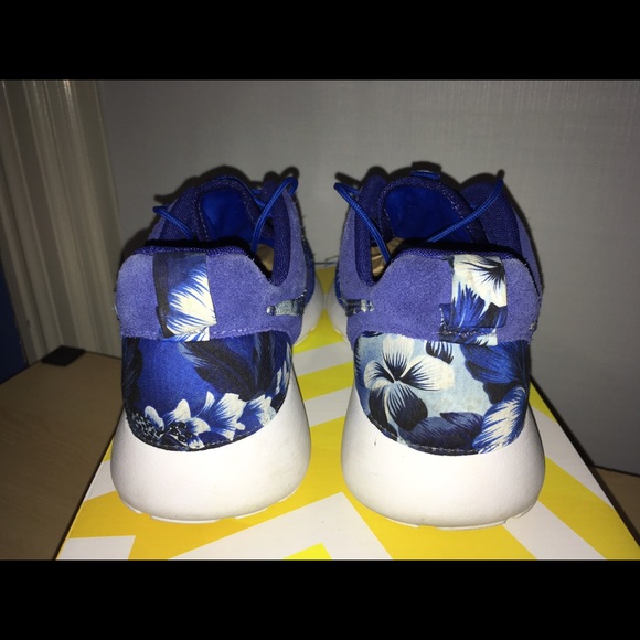 Custom Floral Nike Roshe Runs - Picture 4 of 4