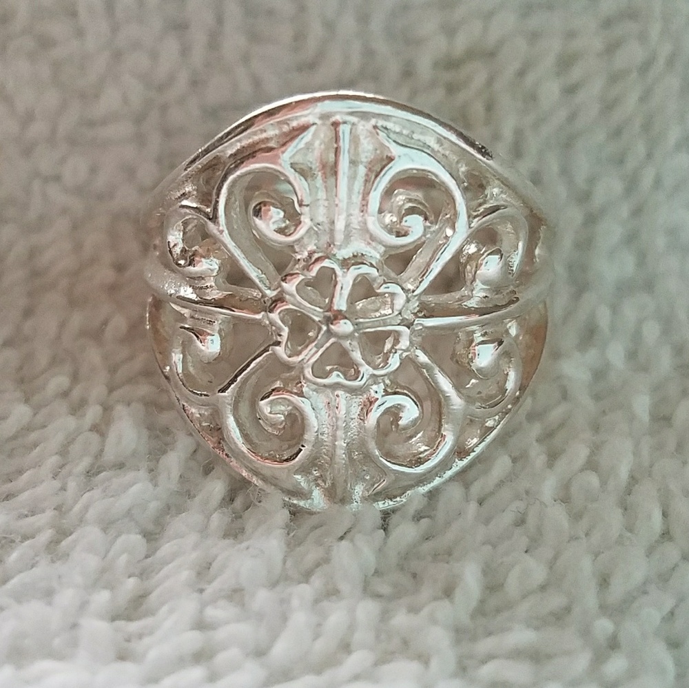 Sterling silver filigree ring