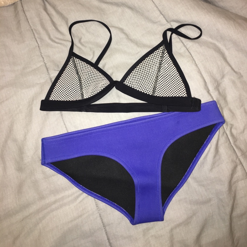 AUTHENTIC TRIANGL SUIT