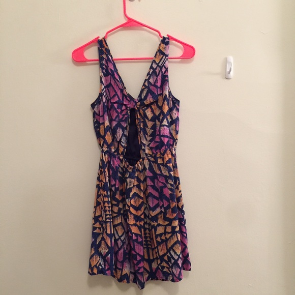 Forever 21 Indie Print Tie Back Dress NWT - Picture 2 of 2