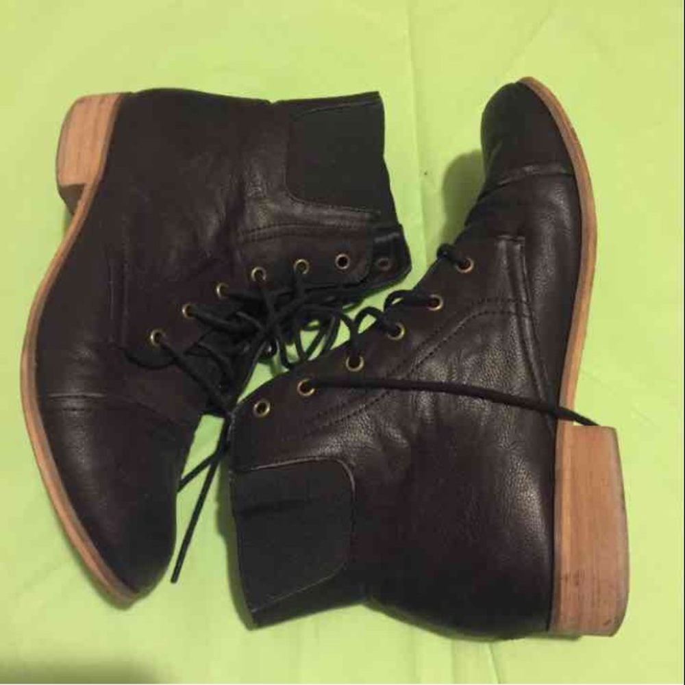 BDG Boots