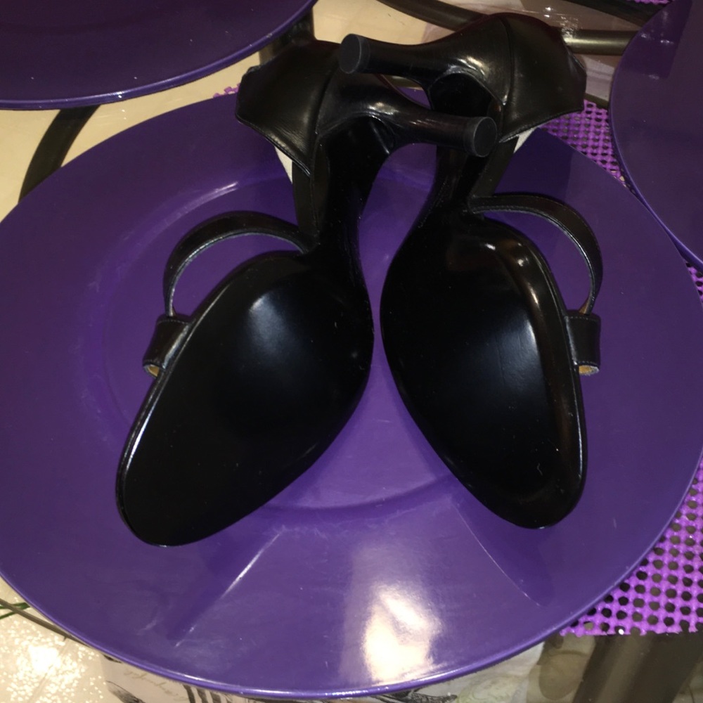 Shoes - Picture 2 of 3