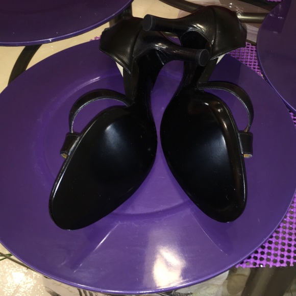 Shoes - Picture 2 of 3