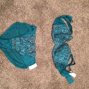 50% off! Soma 40C/L Sensuous Lace Bra/Pantie Set