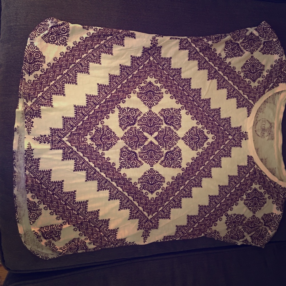 Cute LUCKY BRAND T-shirt