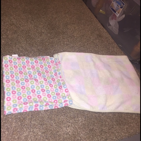 Two blanket bundle - Picture 1 of 3