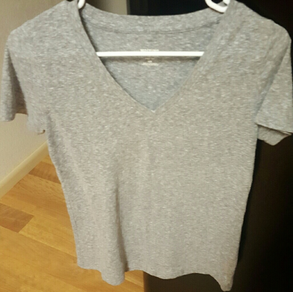 Gray tee