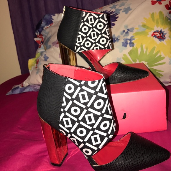 red kiss Shoes - Chunky heeled pumps