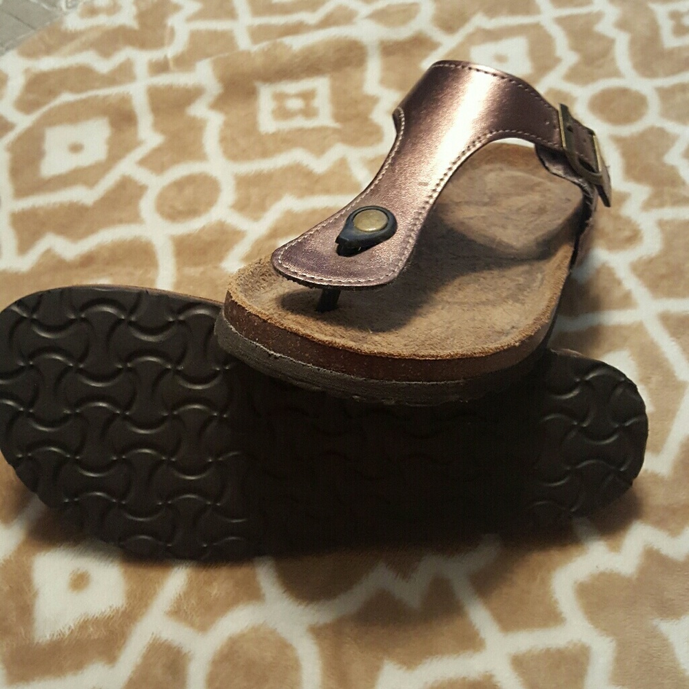 Sandles