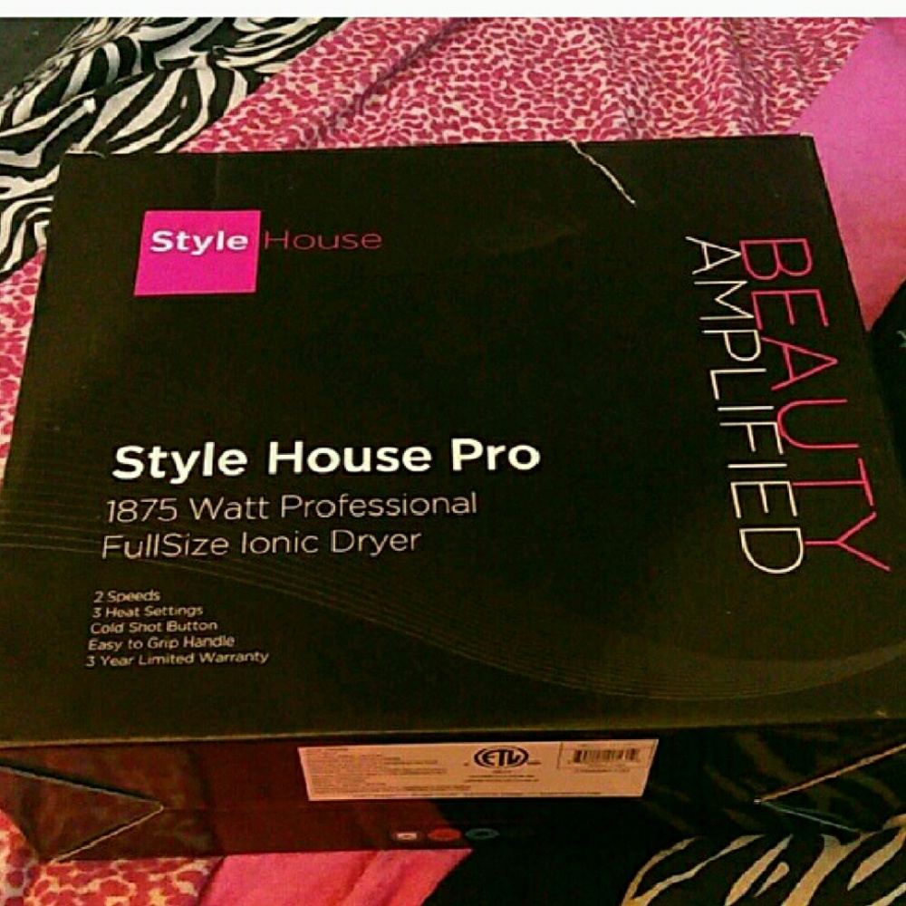 Style House never used Hair dryer and Accessories.