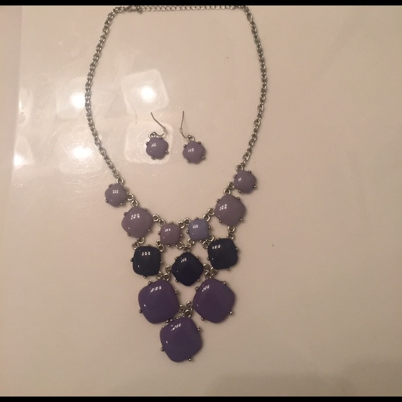 Purple necklace w/ matching earrings - Picture 1 of 3
