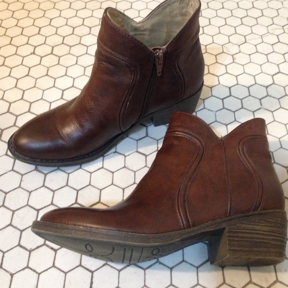 BC footwear brown Western Cowboy ankle booties