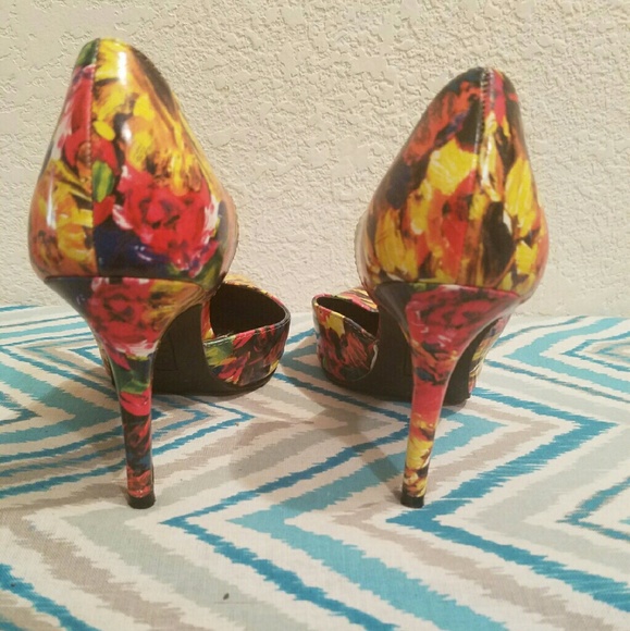 Sexy - Multi Color heels - Picture 2 of 4