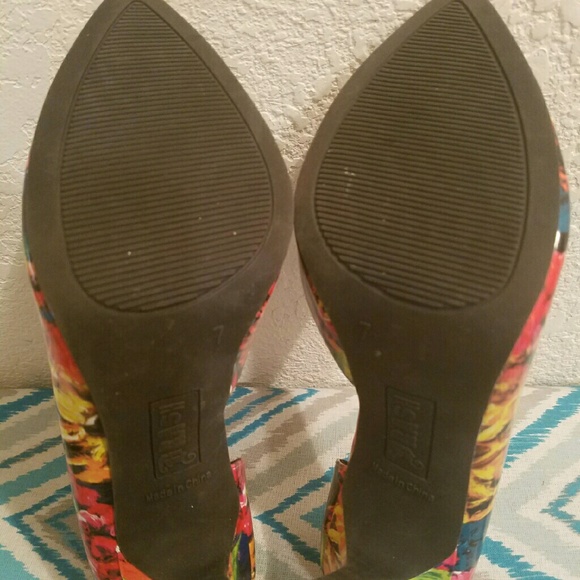 Sexy - Multi Color heels - Picture 4 of 4