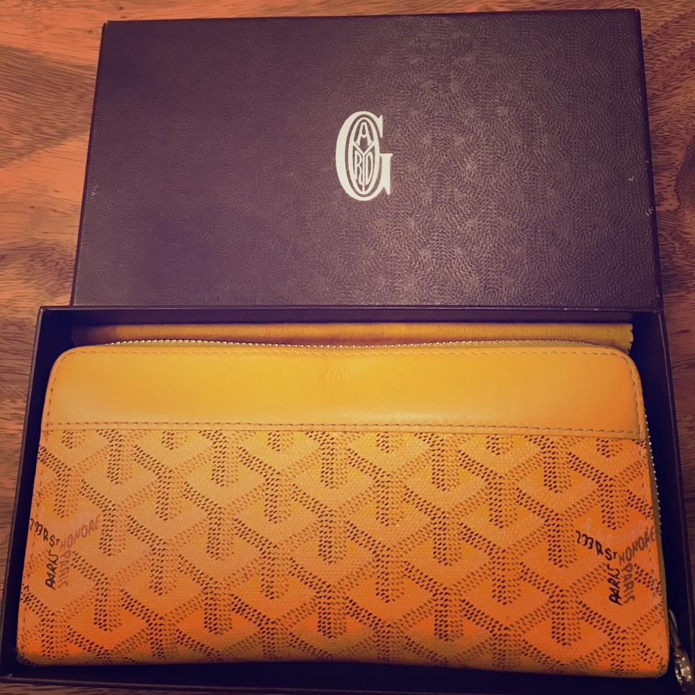 GOYARD Goyardine Matignon Zip Around Wallet