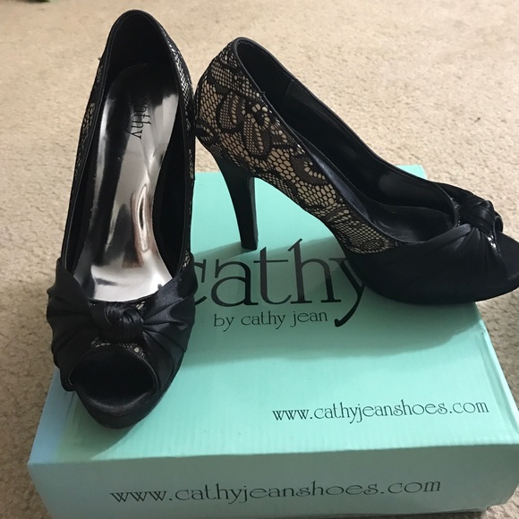 Cathy Jean Shoes - 🎉SALE🎉Cathy jean lace heels