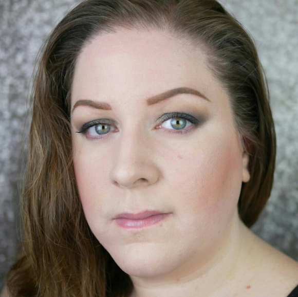 Mary Kay Pure Dimensions Eye Palette - Picture 5 of 7