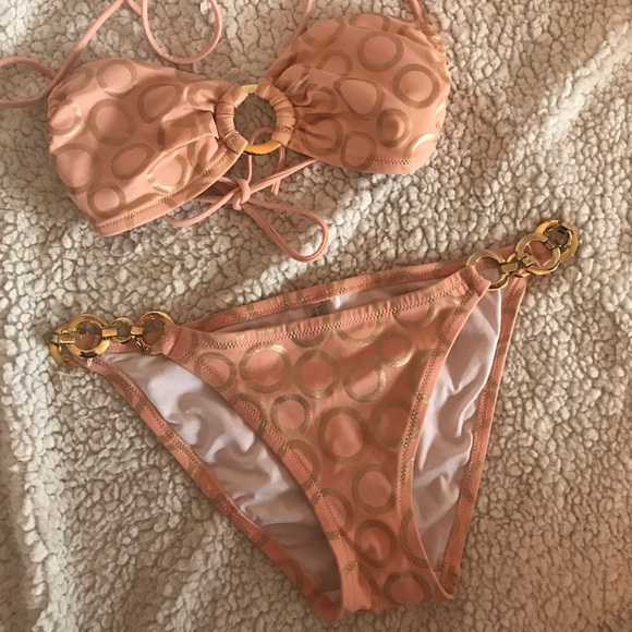 {Victoria's Secret} Bikini - Picture 2 of 4