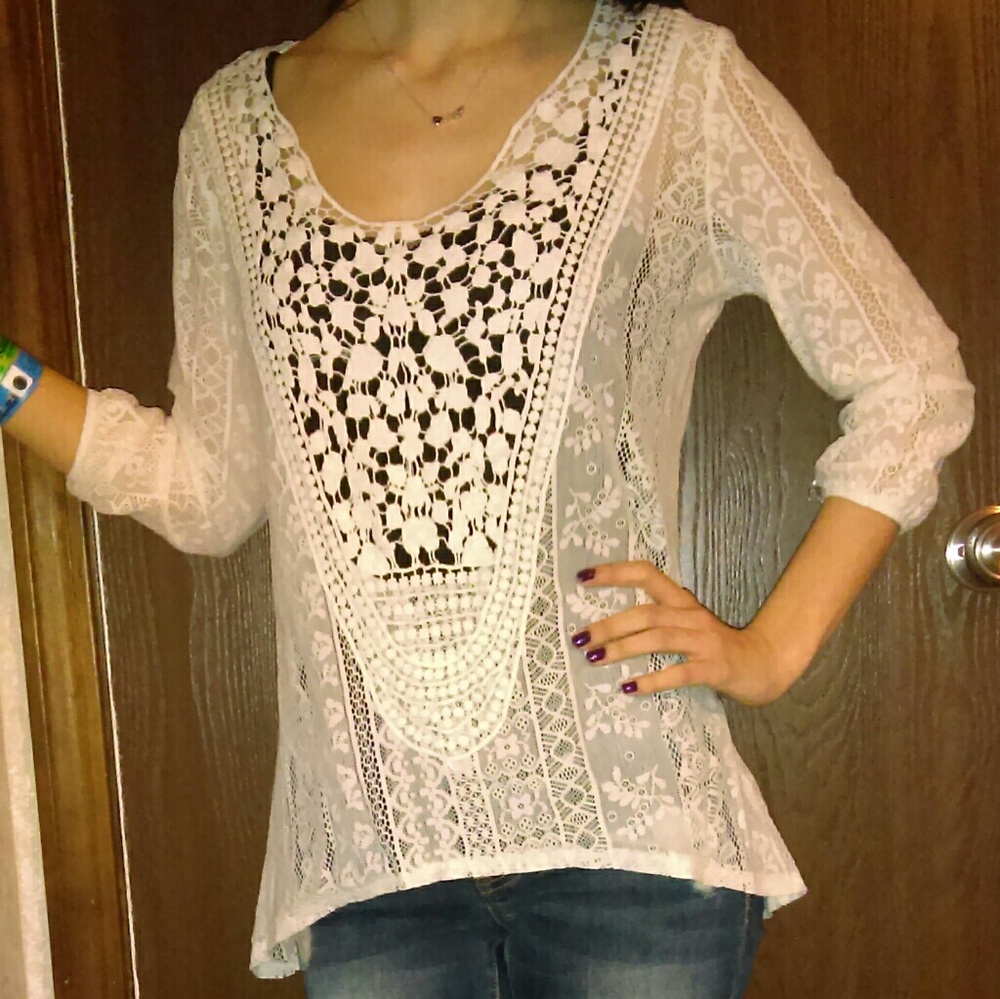 ST PATTYS SALE. NWOT Lace Top!