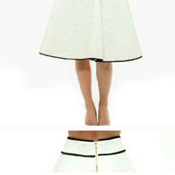 Textured midi skirt. Moon Collection - Picture 2 of 2
