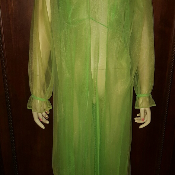 Lingerie - Picture 3 of 3